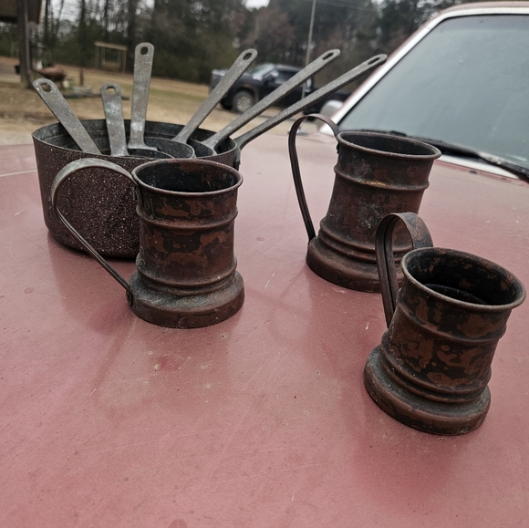 Vintage Copper Measuring Cups Set - Picture 3 of 16